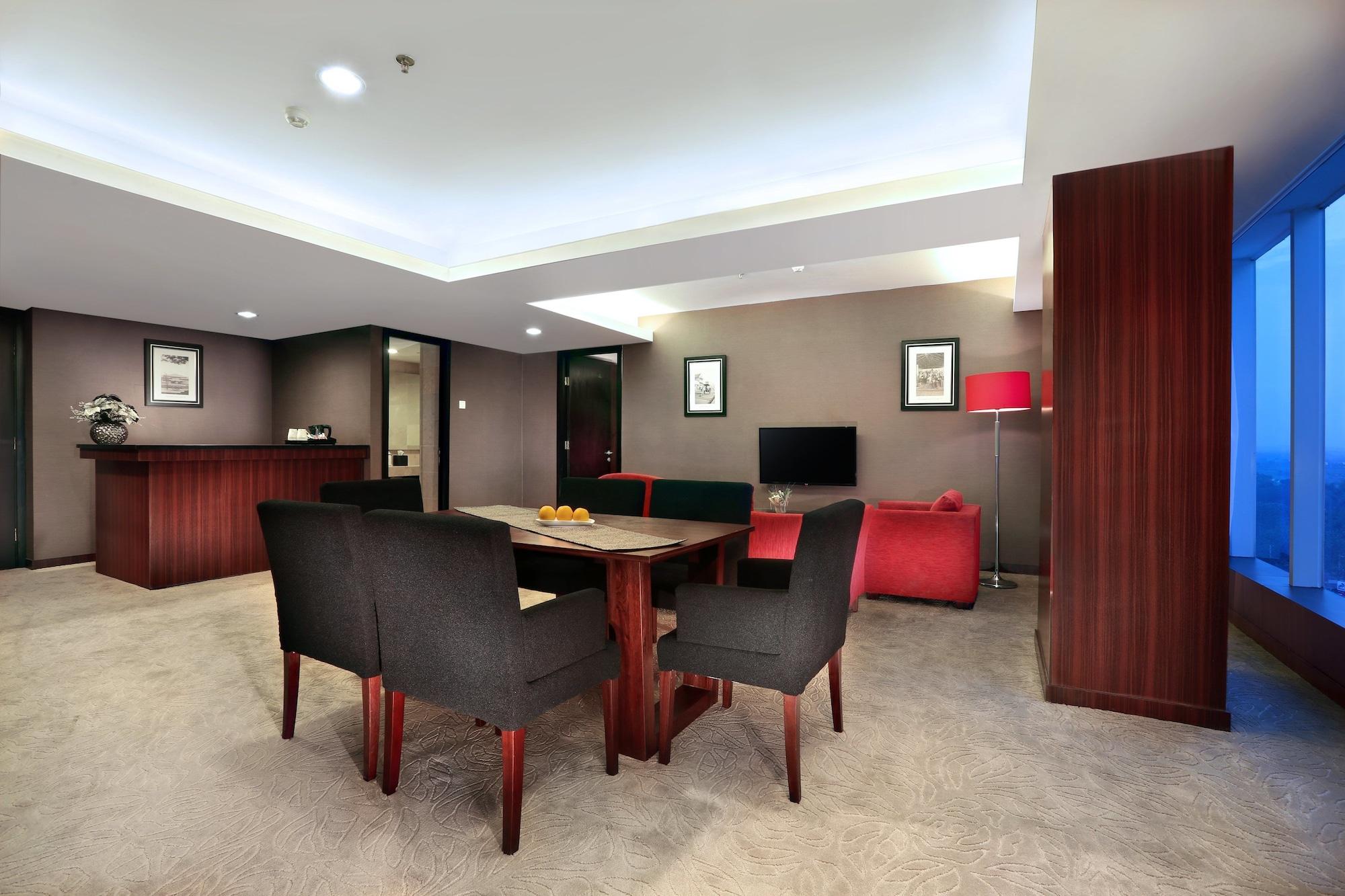 Hotel Aston & Conference Center 4*