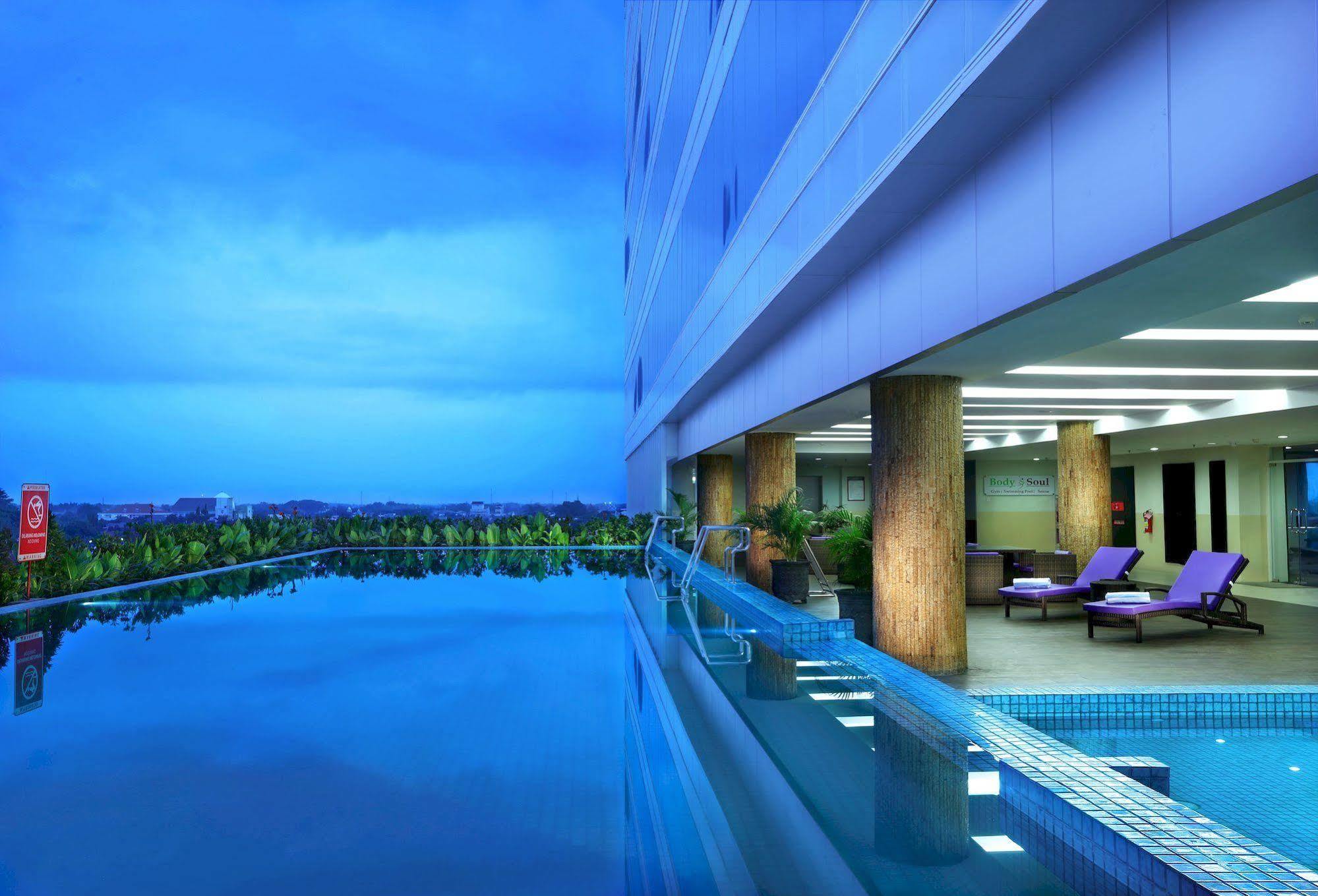 Aston & Conference Center